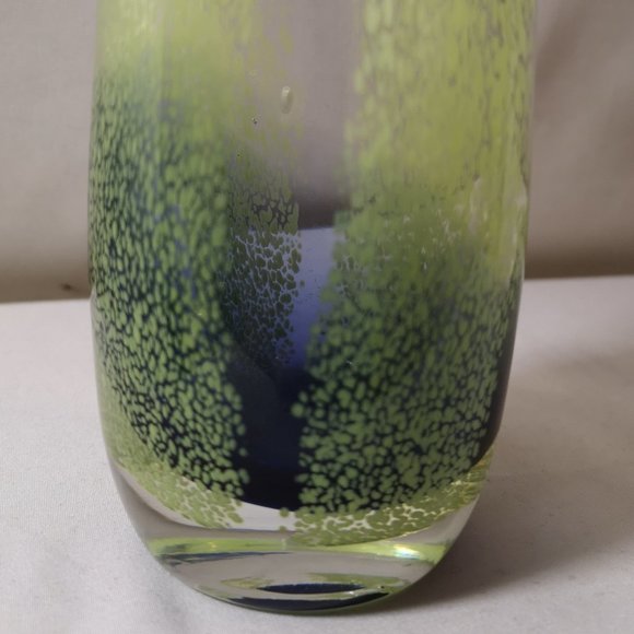 Beautiful Artist Signed Tulip Shape Glass Art Vase Green w Purple-Blue - Picture 3 of 5